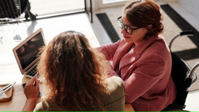 imagen Encuentro Taller: Acompañar a quienes acompañan 