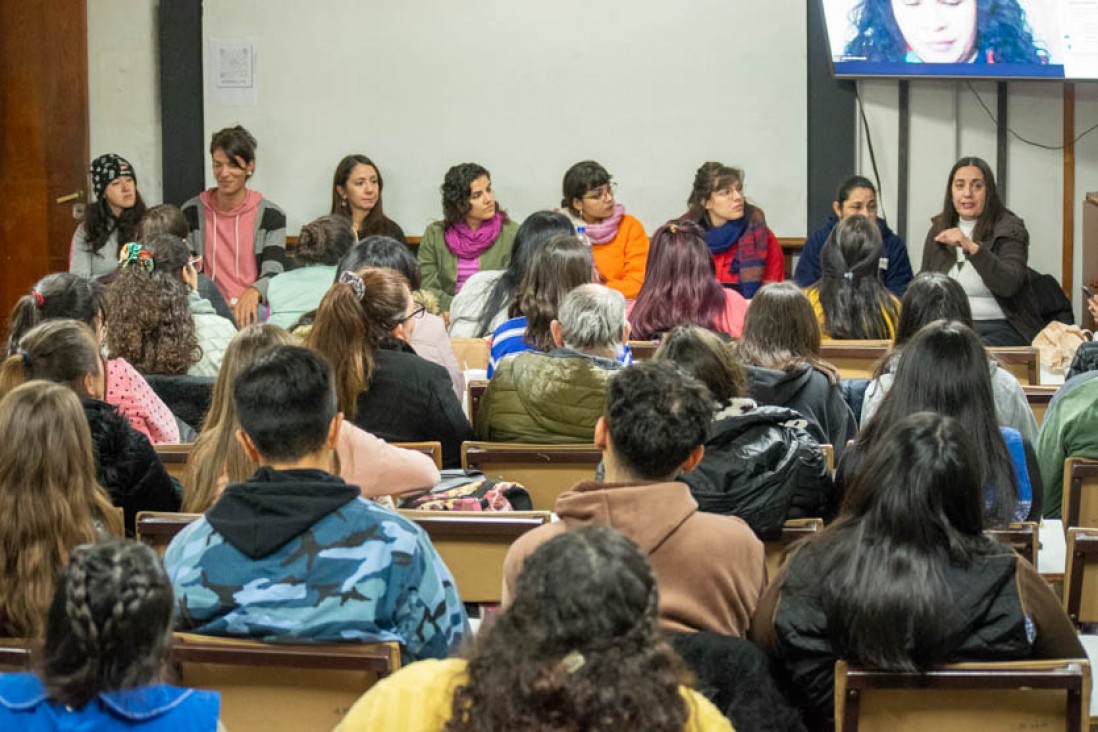 imagen Realizaron un panel con organizaciones sociales en la Facultad de Filosofía y Letras