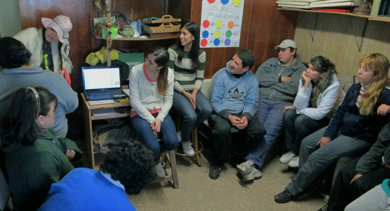 imagen La confección de indumentaria hospitalaria como herramienta de inclusión y dignidad