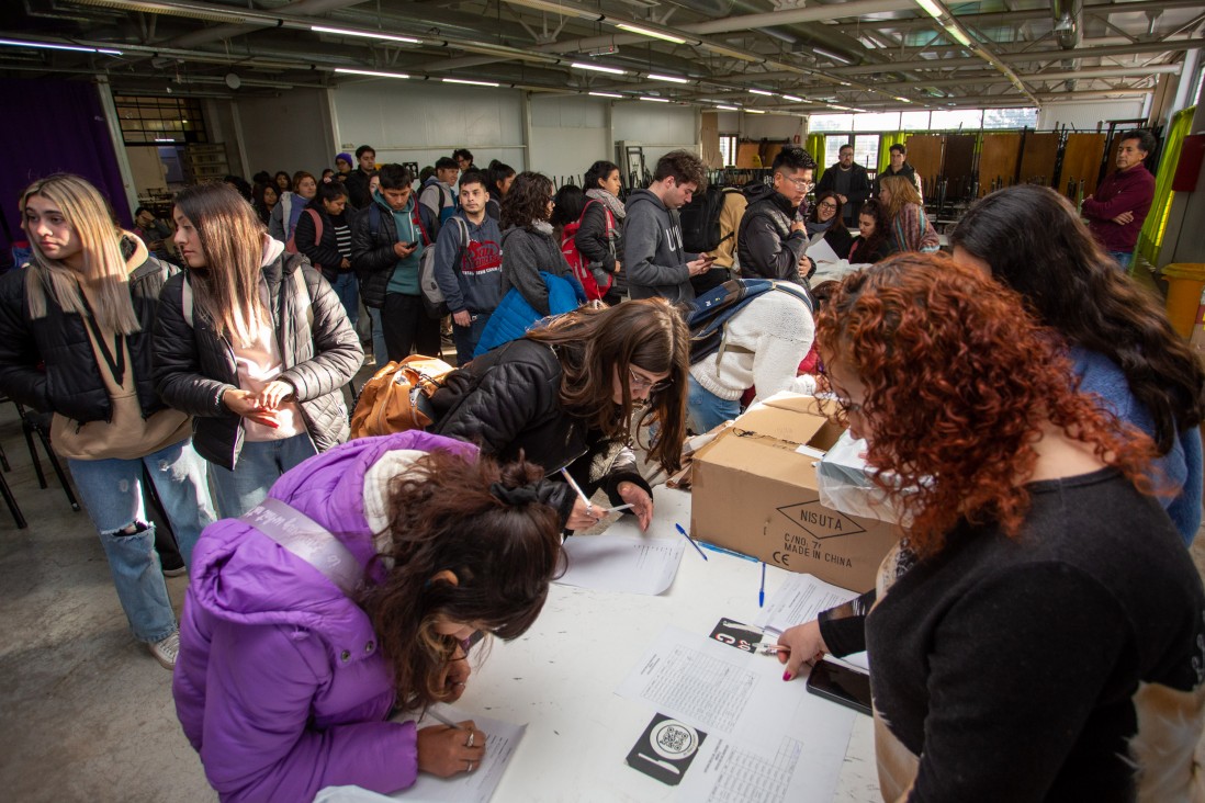 imagen Más estudiantes de la UNCUYO recibieron sus tablets