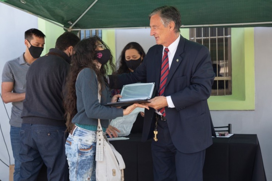 imagen Beca Conectividad: se entregaron tablets a estudiantes