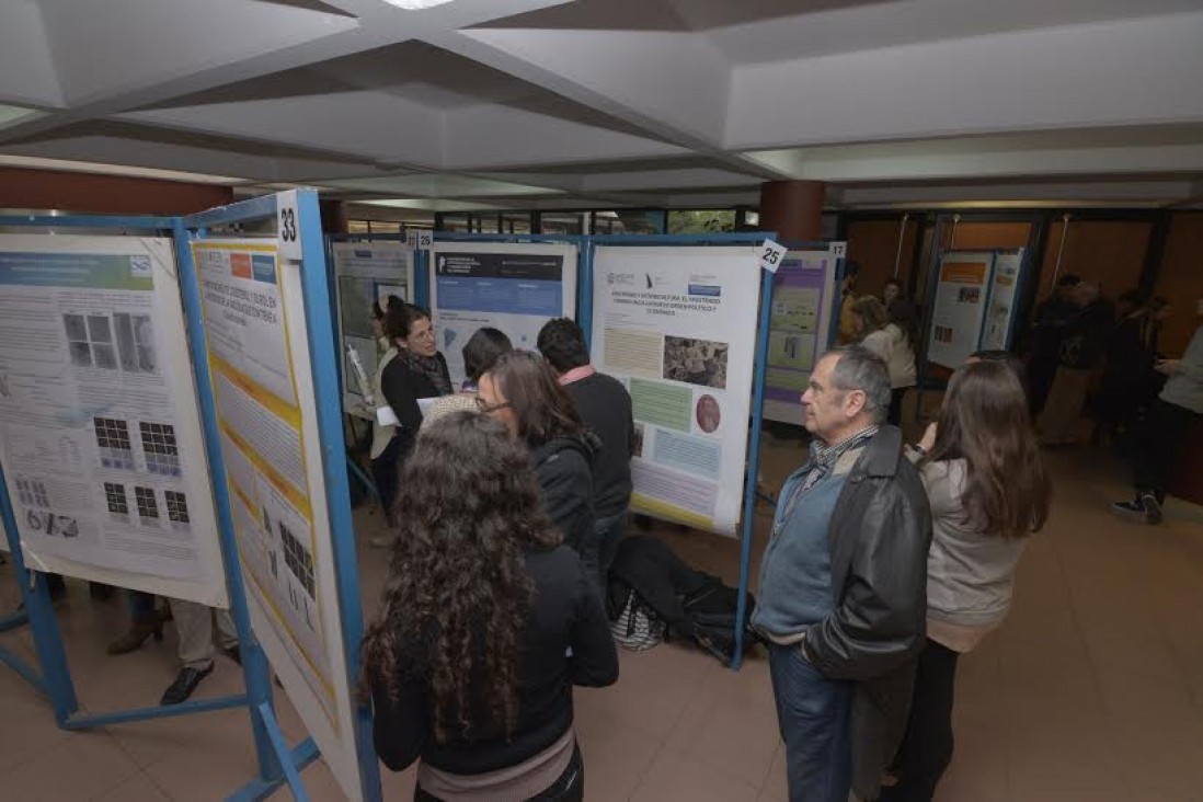 imagen En conmemoración a los 50º de la Noche de los Bastones Largos, finalizó la Pre-Jornada de Jóvenes Investigadores