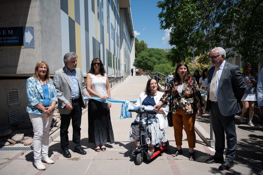 imagen Inauguración de la segunda etapa del Instituto de Histología y Embriología