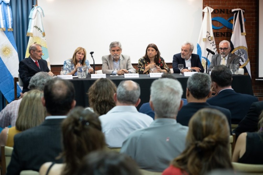 imagen Los institutos de doble dependencia IANIGLA e IADIZA celebraron su aniversario número 50