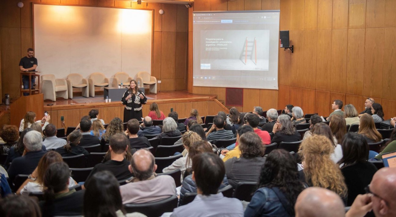 imagen Con una destacada presencia de investigadores se capacitó en torno a la nueva convocatoria de categorización