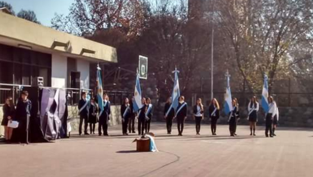 imagen Acto central por el día de la Bandera Nacional en el Colegio Martín Zapata