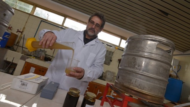 imagen ESTUDIANTES APRENDEN A ELABORAR CERVEZA ARTESANAL CON ARROPE