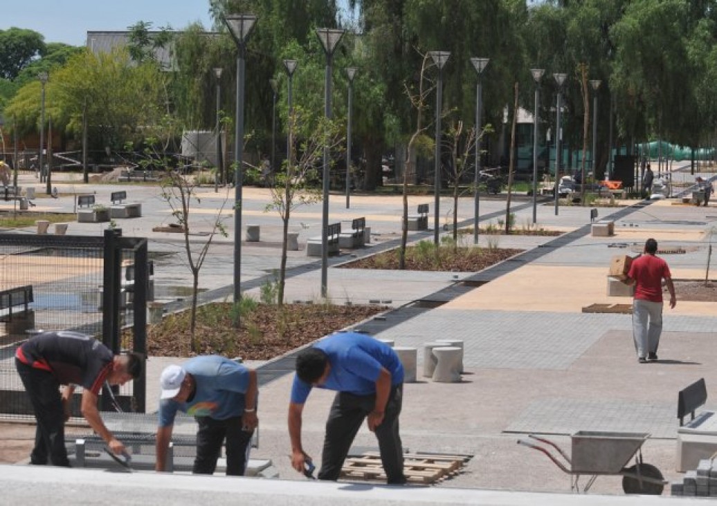 imagen Se inaugura el Paseo Antonio Di Benedetto que une las dos Naves