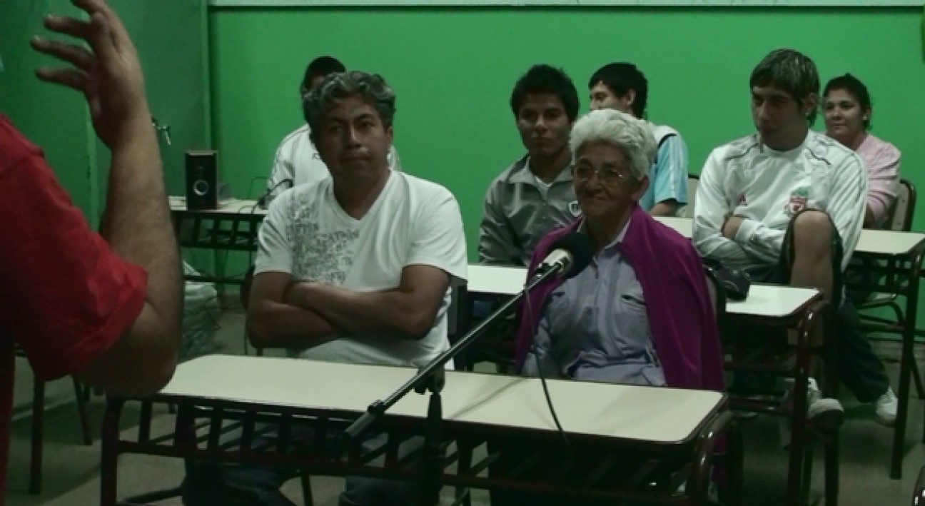 imagen El barrio Estación Espejo trabaja en su futura radio comunitaria