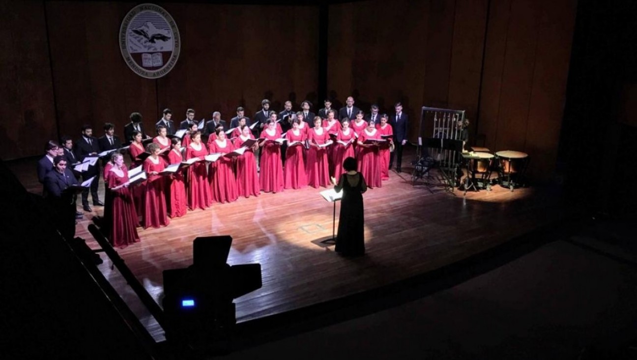 imagen El Coro Universitario se presenta en el marco del ciclo "Música clásica por los caminos del vino"