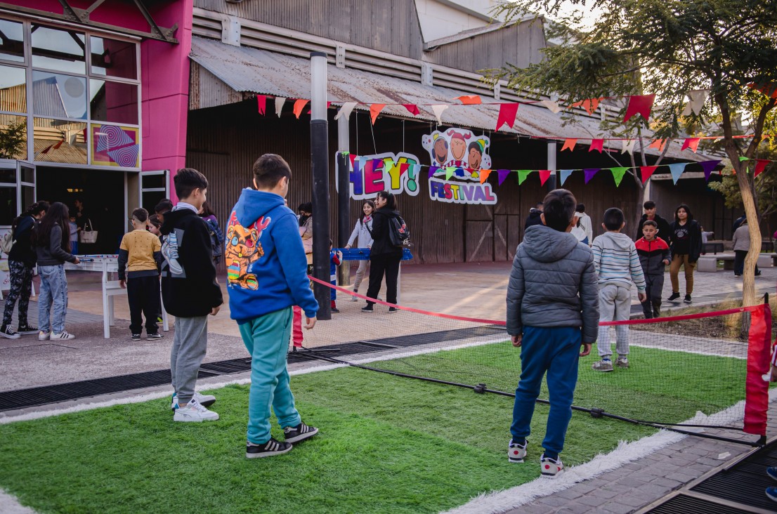 imagen Chicos de distintas organizaciones sociales visitaron la Nave UNCUYO