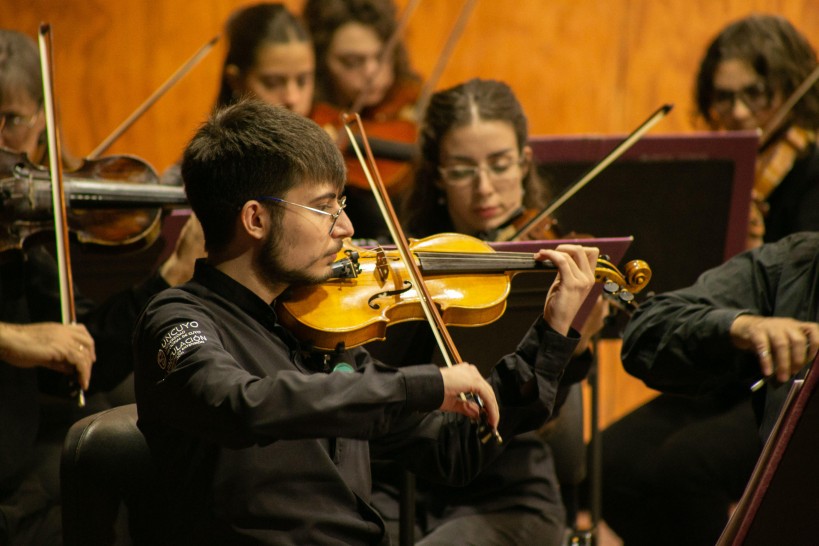 imagen No te pierdas "Nacer de cuerdas", un concierto sinfónico-coral que reunirá a jóvenes artistas de la UNCUYO