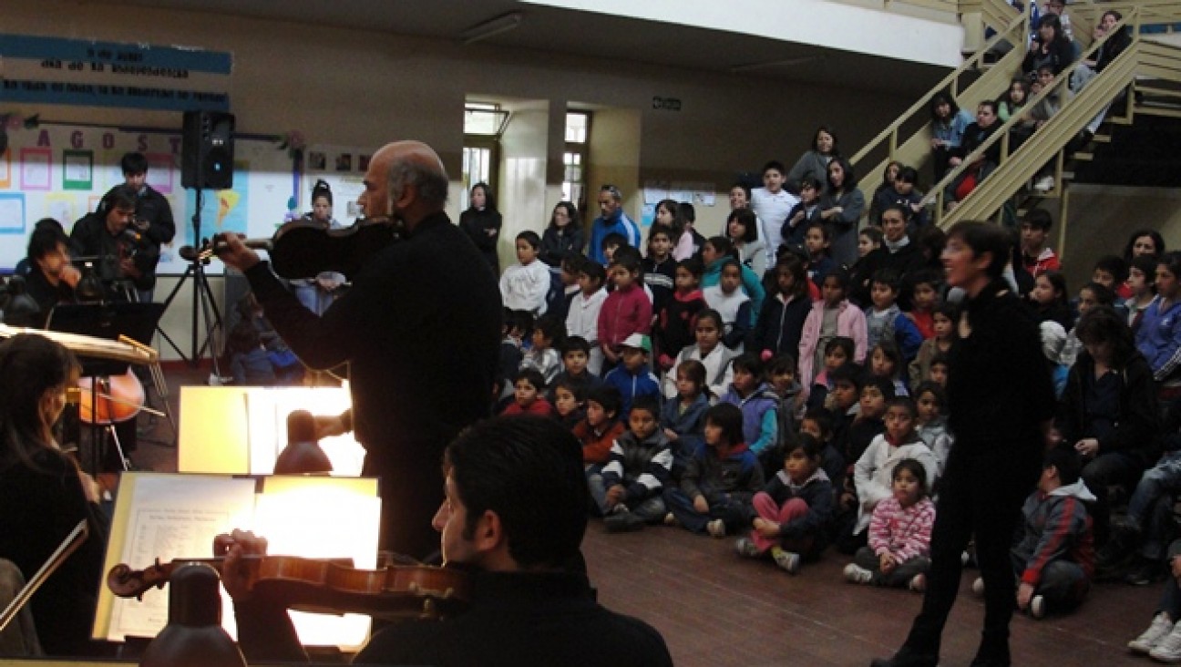 imagen La Orquesta Sinfónica se presentó en el barrio La Gloria