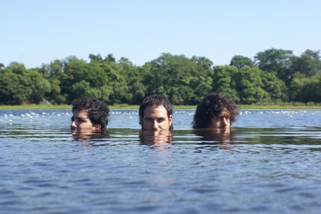 imagen "Les Yacaré" asoma en el Cine Universidad