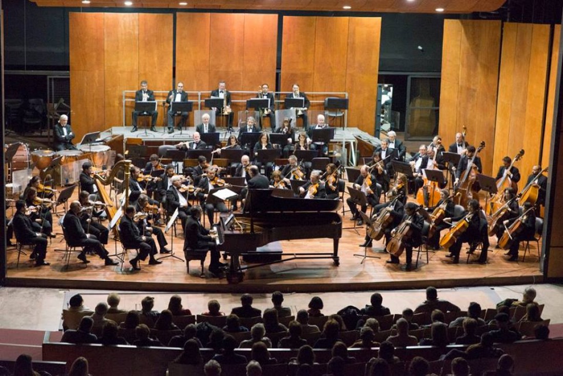 imagen OSUNCUYO presenta: Ciclo de Jóvenes Solistas con la dirección de Anunziatta Tomaro, en conmemoración de los 30 años de la Facultad de Derecho