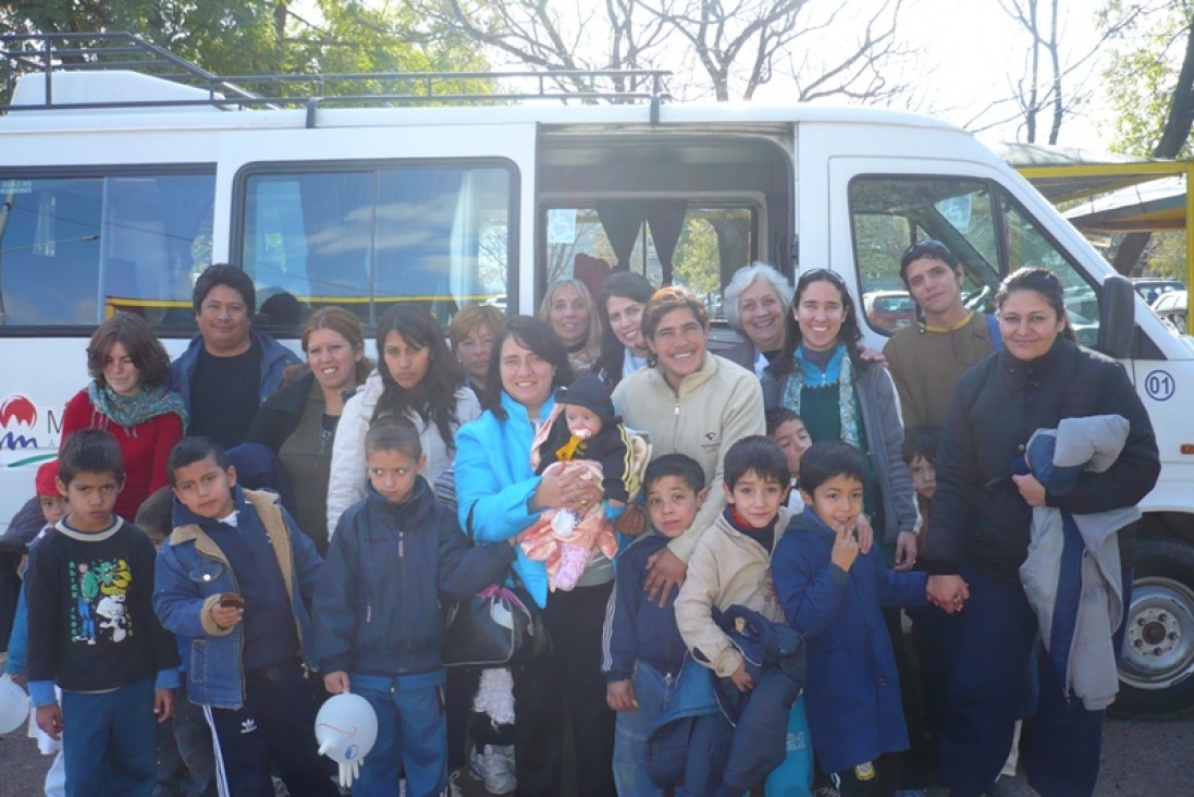 imagen Cierre de año del Programa Padre Jorge Contreras en el Barrio La Gloria.