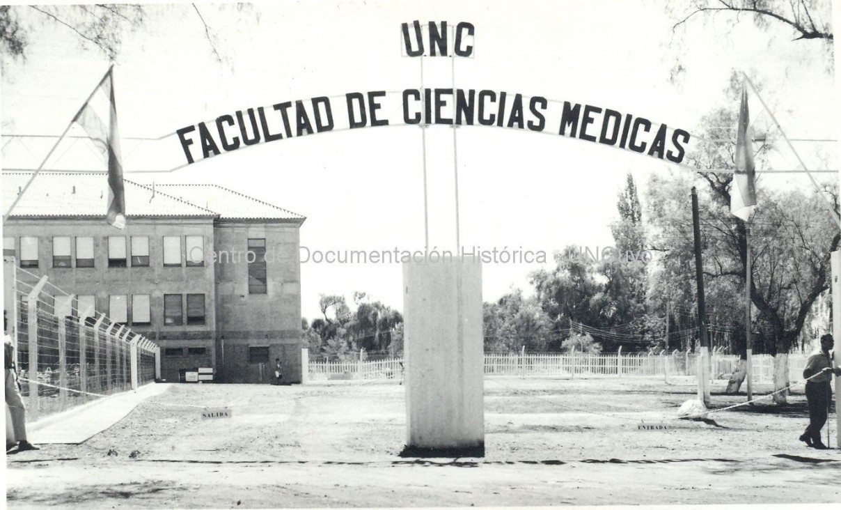 imagen Se busca material de los años 70 sobre la UNCuyo