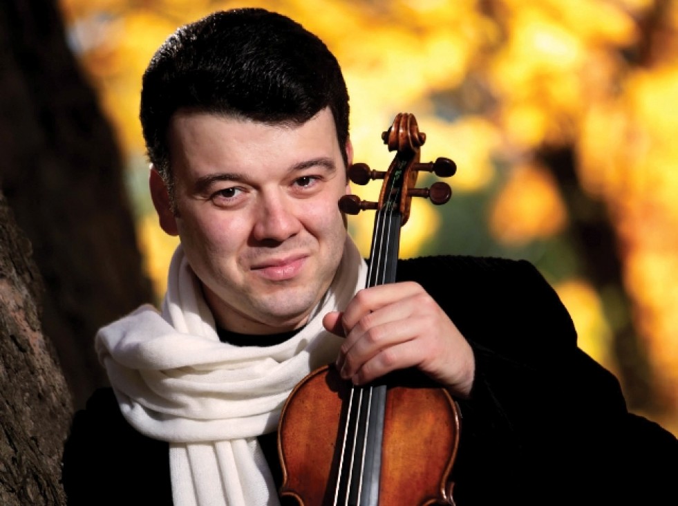 imagen Vadim Gluzman y la Orquesta Sinfónica en el Teatro Independencia