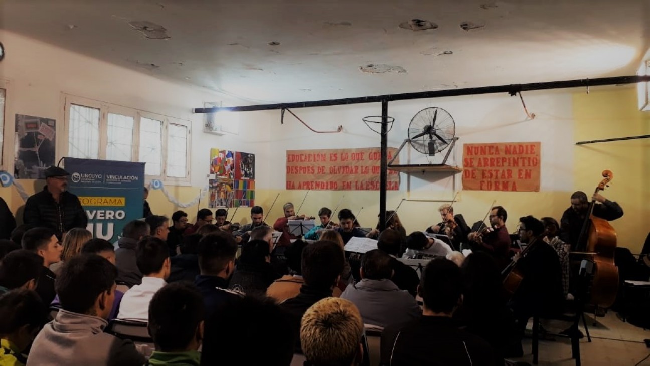 imagen El «Vivero Musical» de la UNCUYO brindó un concierto en el Penal Juvenil