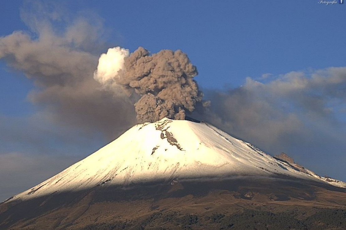 imagen Se registró una fuerte explosión en el volcán Popocatépetl