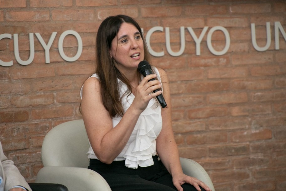 imagen Florencia Tarabelli, vicedecana de la Facultad de Ciencias Exactas y Naturales de la UNCUYO.