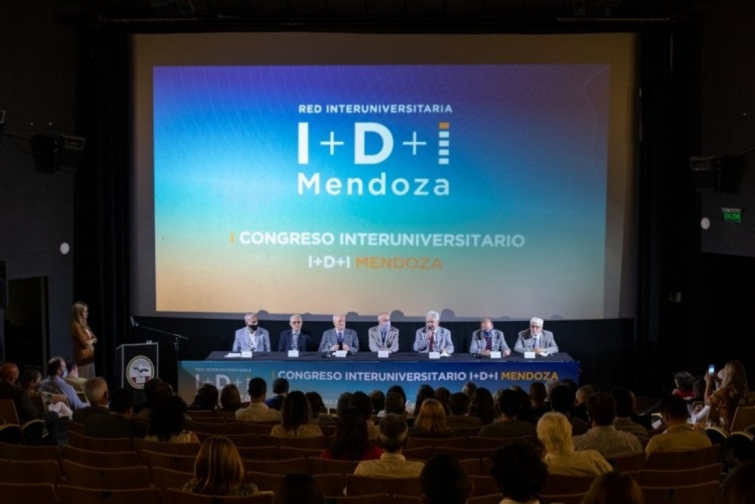 imagen Comenzó el Congreso Interuniversitario I+D+i Mendoza