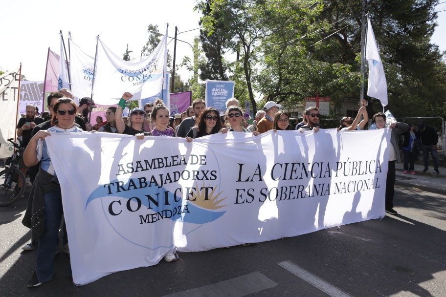 imagen Más de 35 mil personas marcharon por la universidad pública