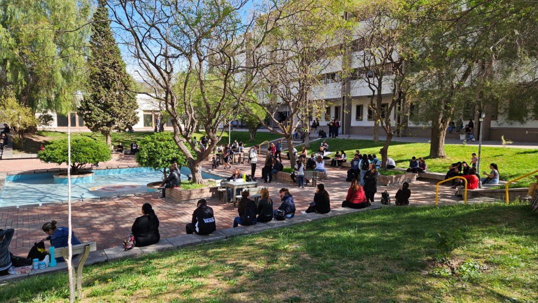 imagen Escuelas de la UNCUYO: mostraron cómo serán los exámenes de ingreso a primer año