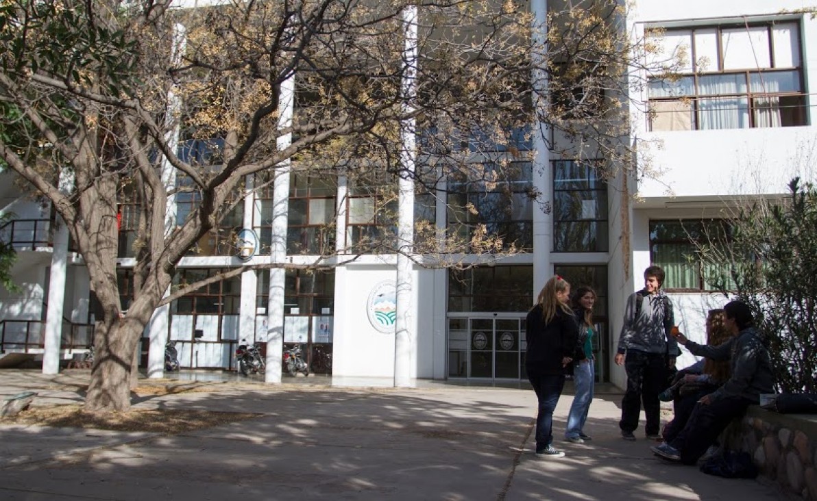 imagen  Instituto de Biología Agrícola de Mendoza festeja cinco años