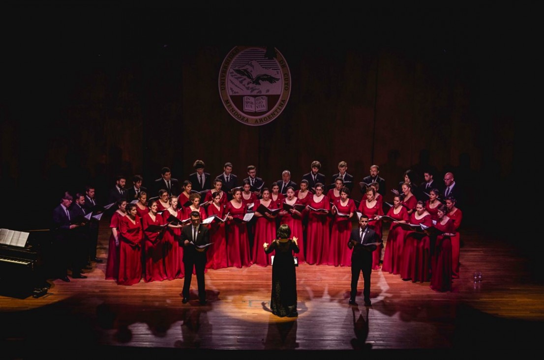 imagen El Coro Universitario de Mendoza se presenta en Buenos Aires y Mar del Plata