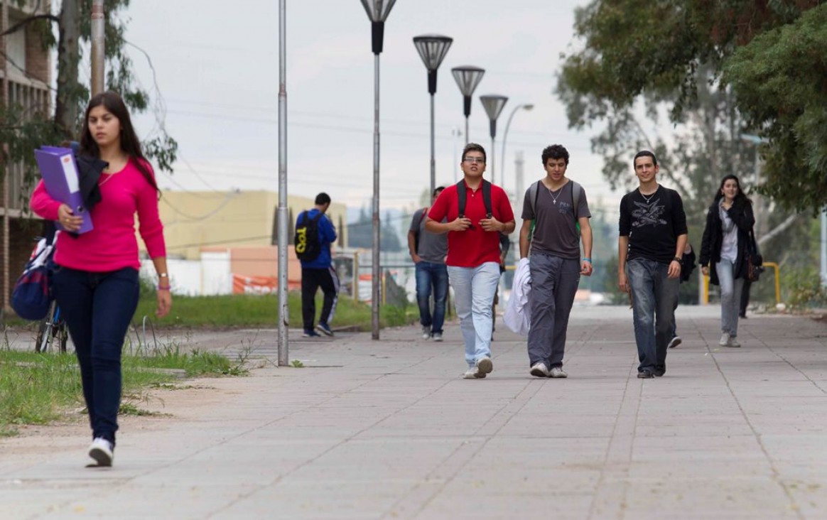 imagen Inscriben a sanrafaelinos para estudiar Derecho en la UNCuyo