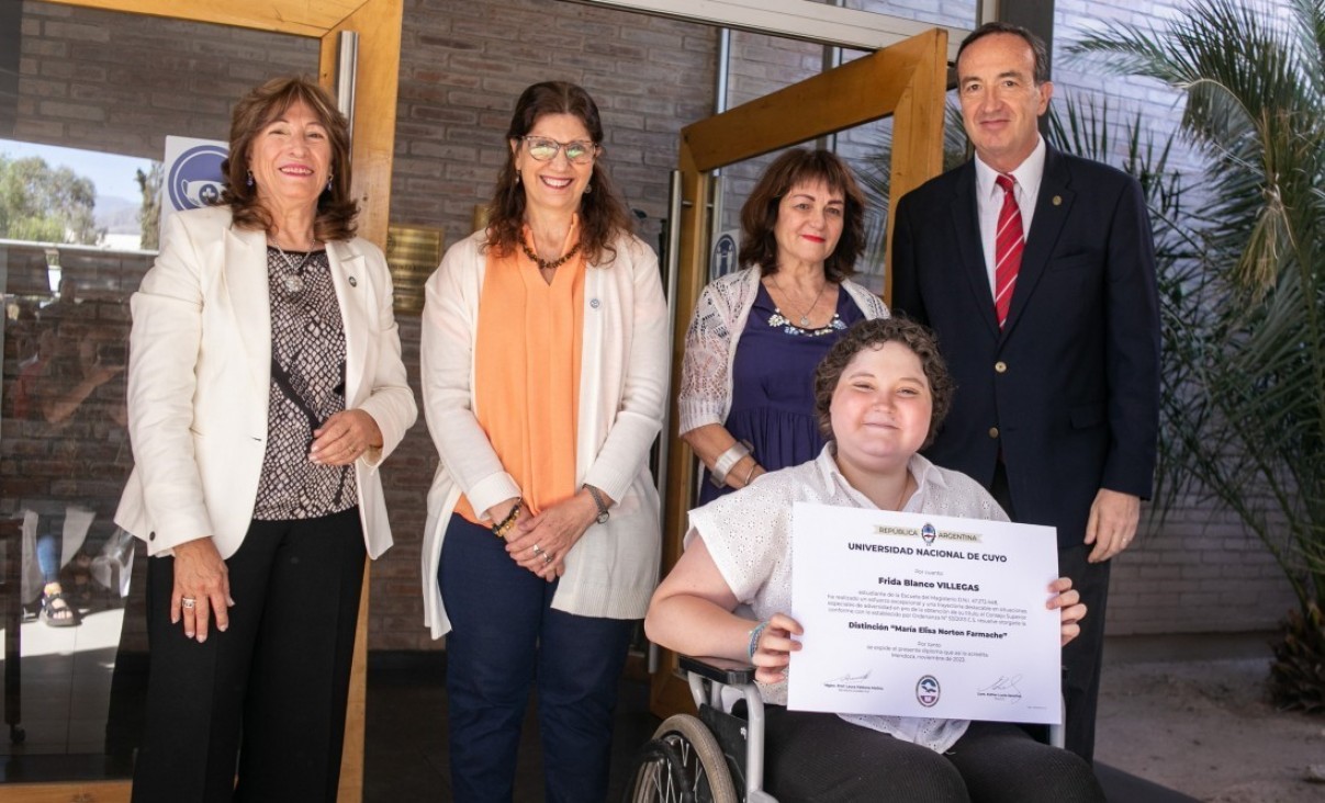 imagen La UNCUYO distinguió el esfuerzo y mérito académico de 82 estudiantes y graduados