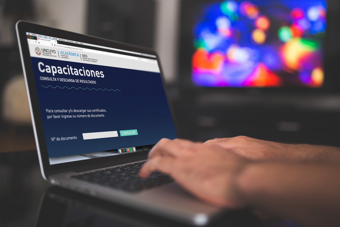 imagen Educación a Distancia: docentes capacitados podrán descargar certificados desde la web