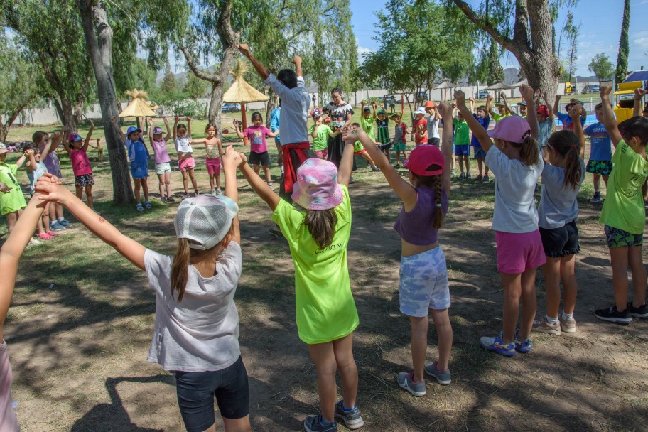 imagen Todos al agua: arrancó la Colonia de Verano en la UNCUYO