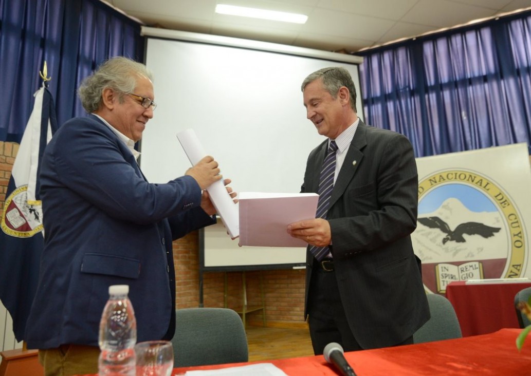 imagen Arístides Vargas es el nuevo doctor Honoris Causa de la UNCuyo