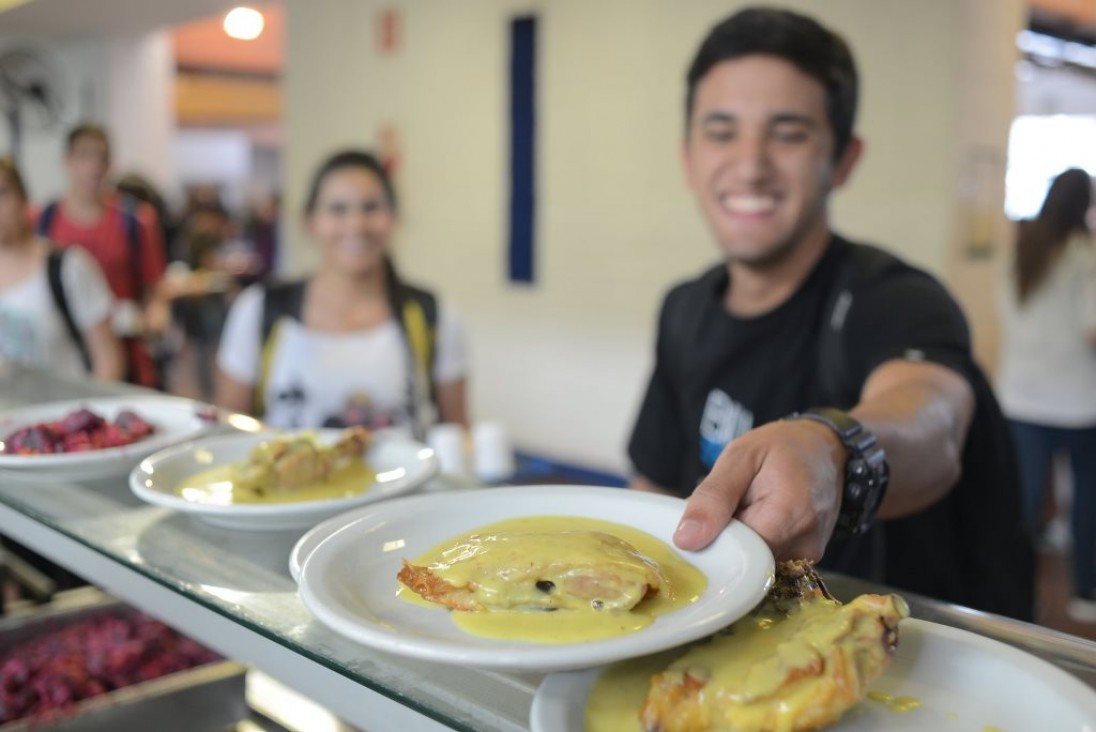 imagen El jueves no servirán almuerzo en el Comedor