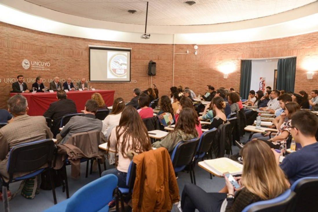 imagen Expertos internacionales debaten sobre ciudades y territorios inteligentes