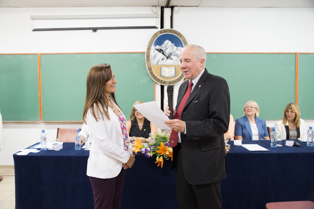 imagen Asumieron las nuevas autoridades de la Escuela Carmen Vera Arenas 