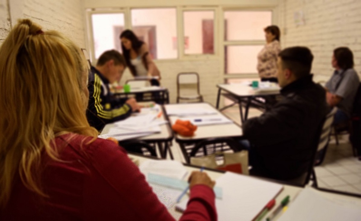 imagen Ofrecen becas para trabajar con estudiantes en contexto de encierro