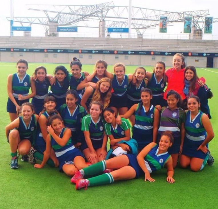 imagen Jugadoras de la UNCuyo en la selección mendocina de hockey 