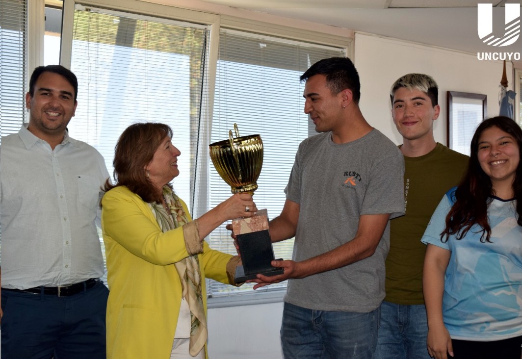 imagen Filosofía y Letras es la campeona de las Olimpiadas Interfacultades