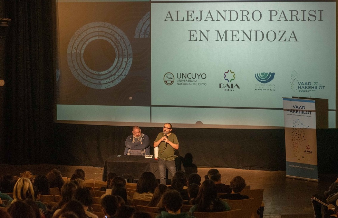 imagen Un centenar de estudiantes participó de una charla sobre el Holocausto