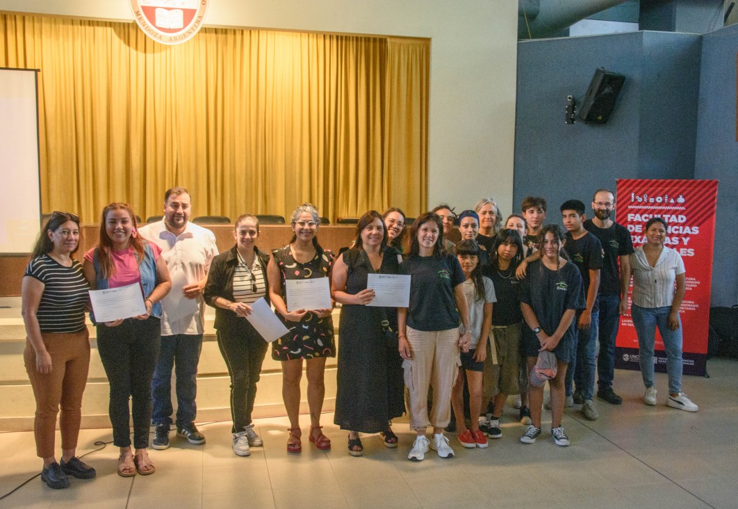 imagen La Universidad reconoció el trabajo de sus equipos extensionistas