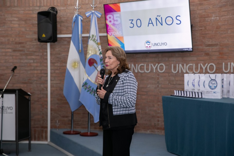 imagen Tres décadas de servicio: la Universidad reconoció la dedicación de su personal