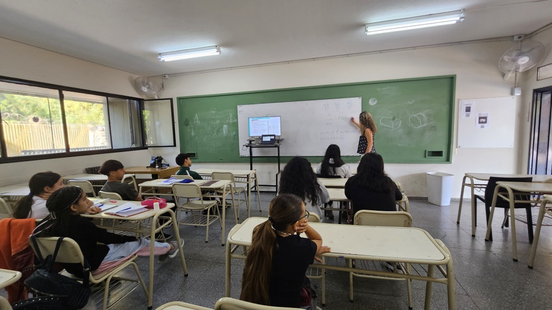 imagen Ingreso a escuelas de la UNCUYO: el 3° encuentro se centró en consultas sobre Matemática