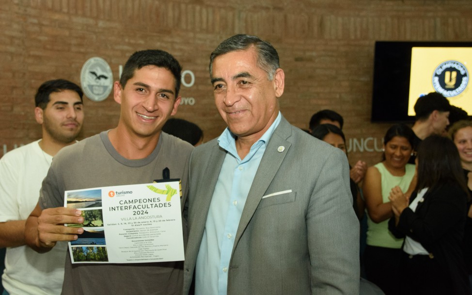 imagen Ciencias Económicas recibió la copa Challenger del Interfacultades