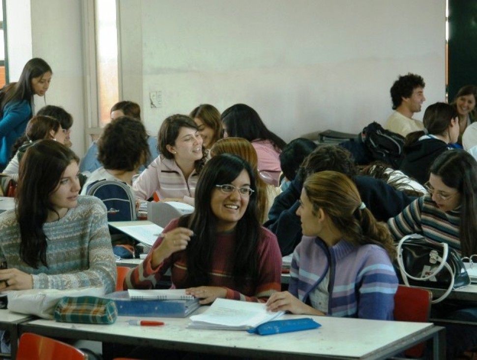 imagen Inscriben a universitarios para acceder a becas nacionales