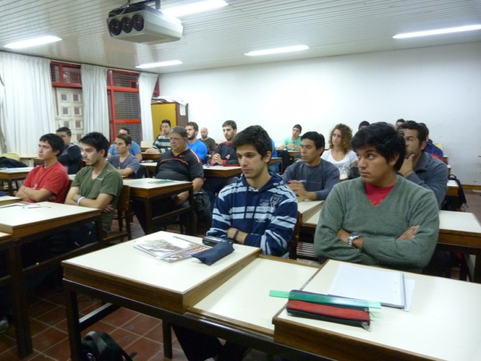 imagen Ofrecen capacitaciones sobre relación y administración laboral