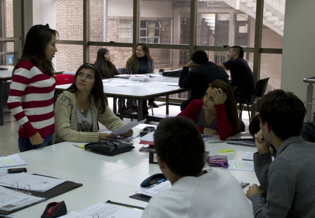 imagen Presentan libro que analiza el aprendizaje en la educación superior