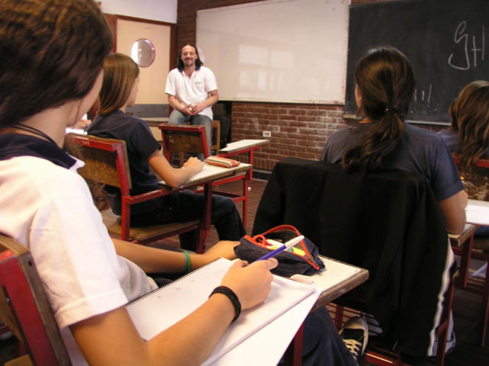 imagen Capacitan a distancia sobre violencia en las escuelas y en la familia